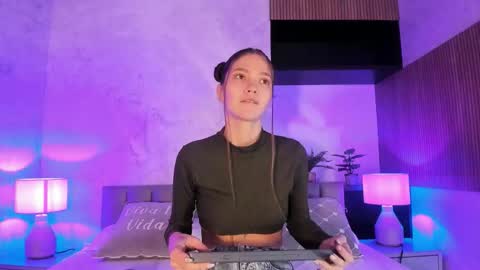 emma_jhoons online show from 11.29.25