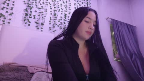 emma_johnson_ online show from 11.03.25