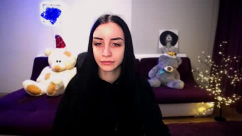 Snapshot of emma_jordan chatting on 12.11.24 Emma online show from 12.11.24