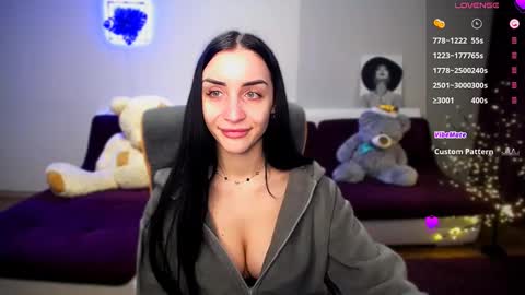 Snapshot of emma_jordan chatting on 12.19.24 Emma online show from 12.19.24