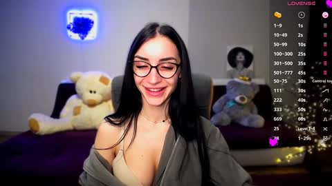 Snapshot of emma_jordan chatting on 12.20.24 Emma online show from 12.20.24
