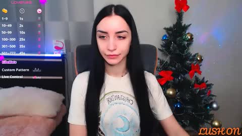 Snapshot of emma_jordan chatting on 01.12.25 Emma online show from 01.12.25