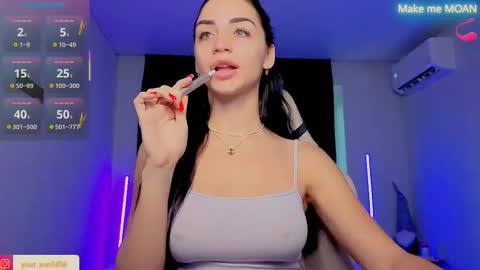 Snapshot of emma_jordan chatting on 10.05.25 Emma online show from 10.05.25