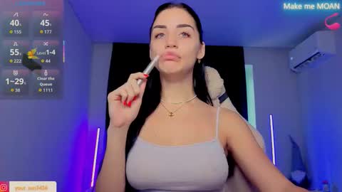 Snapshot of emma_jordan chatting on 10.06.25 Emma online show from 10.06.25