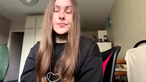 emma_just online show from 02.11.25