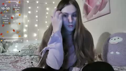 Snapshot of emma_just chatting on 11.01.25 emma_just online show from 11.01.25