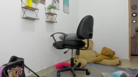 whises lits        online show from 12.17.25