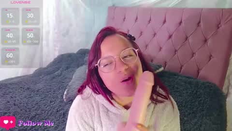 Snapshot of emma_luna1986 chatting on 12.23.24 Emma online show from 12.23.24