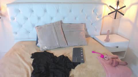 Snapshot of emma_payton chatting on 02.05.25 Emma online show from 02.05.25
