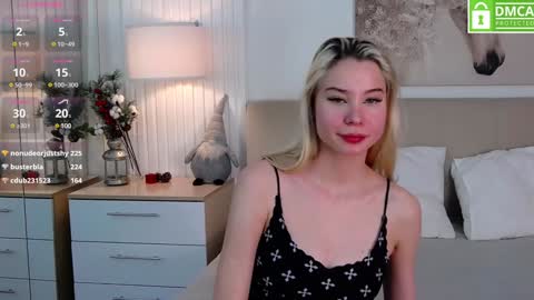 Snapshot of emma_plux chatting on 01.02.25 Emma online show from 01.02.25