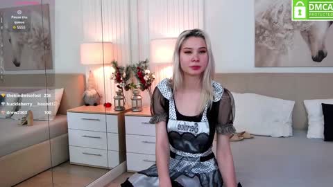 Snapshot of emma_plux chatting on 01.06.25 Emma online show from 01.06.25