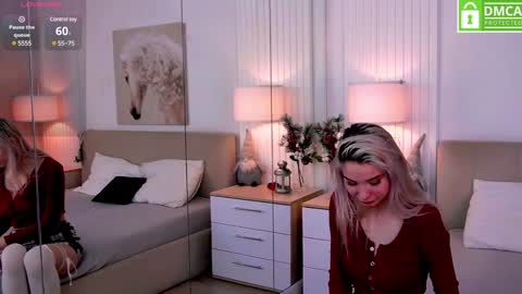 Snapshot of emma_plux chatting on 01.20.25 Emma online show from 01.20.25