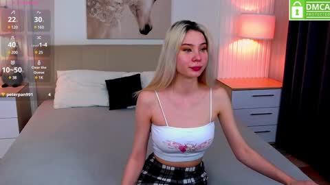 Snapshot of emma_plux chatting on 01.21.25 Emma online show from 01.21.25