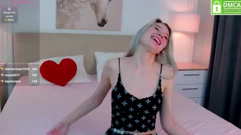 Snapshot of emma_plux chatting on 02.23.25 Emma online show from 02.23.25