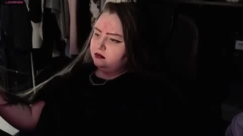 Snapshot of emma_razoom chatting on 11.21.25 Emma Razumovskaya online show from 11.21.25