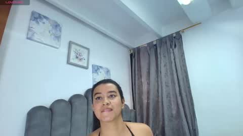 emma_saenz01 online show from 04.17.26