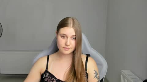 Snapshot of emma_sweettyy chatting on 07.06.26 Emma online show from 07.06.26