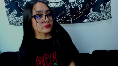 Snapshot of emma_timli1 chatting on 10.17.25 Emma online show from 10.17.25