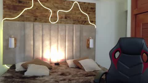 Snapshot of emma_visconti chatting on 09.26.25 emma_visconti online show from 09.26.25