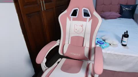 emma online show from 11.20.25