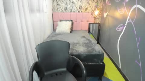 Emma Evans online show from 01.28.25