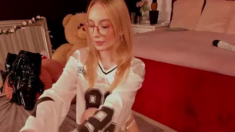Em online show from 06.07.26