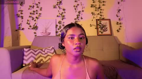 Snapshot of emmaconneer chatting on 10.30.25 Emma online show from 10.30.25