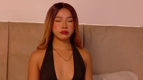 E M M A  online show from 04.06.26