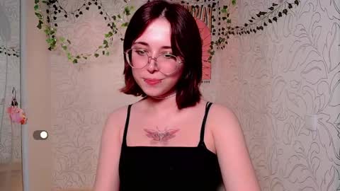 Snapshot of emmae__ chatting on 12.22.24 Emma online show from 12.22.24