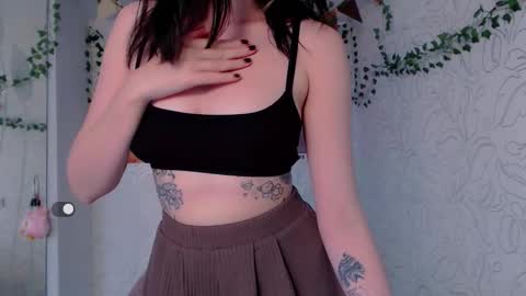 Snapshot of emmae__ chatting on 10.10.25 Emma online show from 10.10.25