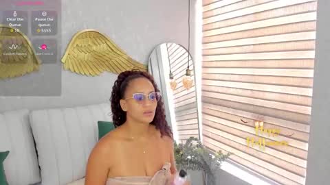Snapshot of emmaferrary chatting on 10.26.25  Emma Ferrary  online show from 10.26.25
