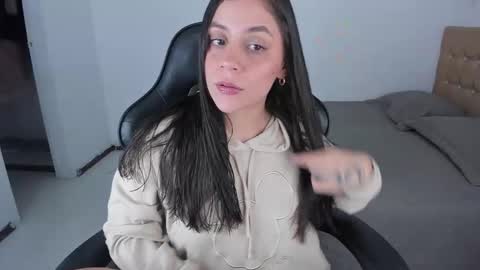 Snapshot of emmagrace99 chatting on 10.10.25 Jennifer online show from 10.10.25