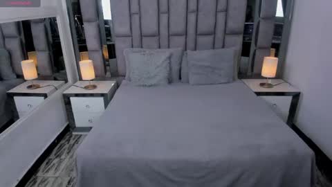 Snapshot of emmahill1 chatting on 10.16.25 EMMA HILL online show from 10.16.25