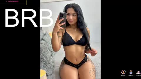 Snapshot of emmahill1 chatting on 10.18.25 EMMA HILL online show from 10.18.25