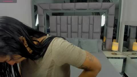 Snapshot of emmahill1 chatting on 10.20.25 EMMA HILL online show from 10.20.25