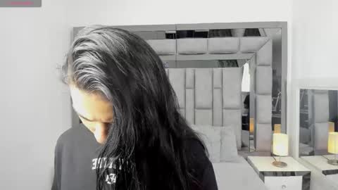 EMMA HILL online show from 03.21.26