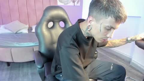   online show from 03.04.25