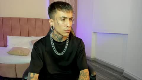   online show from 03.08.25