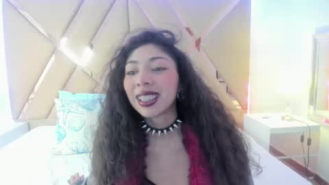 Snapshot of emmaskinny_ chatting on 09.27.25 Emma online show from 09.27.25