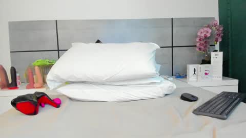  Emma  online show from 12.31.24