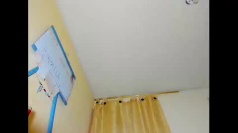 hi im emmalina welcome to your happy place online show from 03.03.25