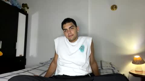 Snapshot of emmett_00 chatting on 10.23.25 emmett_00 online show from 10.23.25