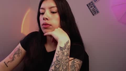 Snapshot of emmi_0 chatting on 02.26.25 Emily Independent model online show from 02.26.25
