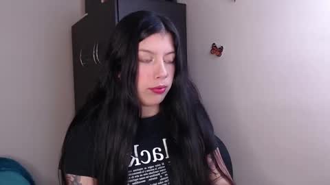 Snapshot of emmi_0 chatting on 11.14.25 Emily Independent model online show from 11.14.25