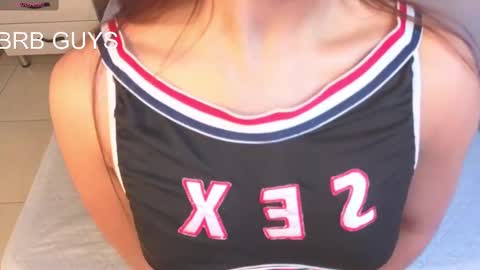 emmi_collins online show from 10.06.25