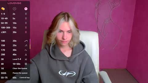 Snapshot of emmi_rossum chatting on 09.26.25 Emmi online show from 09.26.25