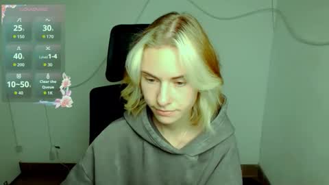 Snapshot of emmi_rossum chatting on 10.04.25 Emmi online show from 10.04.25