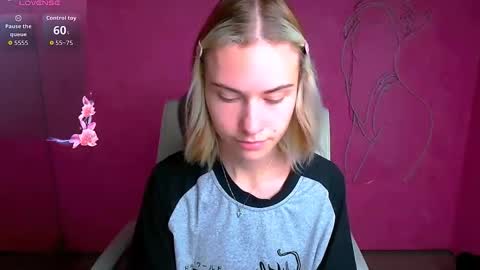 Snapshot of emmi_rossum chatting on 10.06.25 Emmi online show from 10.06.25