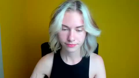 Snapshot of emmi_rossum chatting on 10.06.25 Emmi online show from 10.06.25