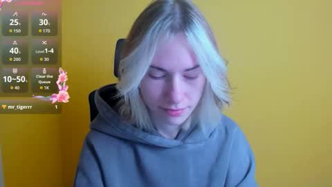 Snapshot of emmi_rossum chatting on 10.14.25 Emmi online show from 10.14.25